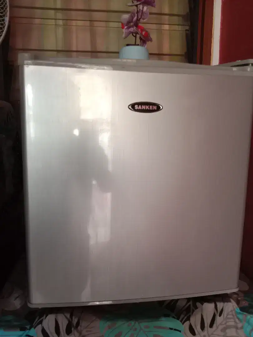 Jual kulkas portable merk sanken