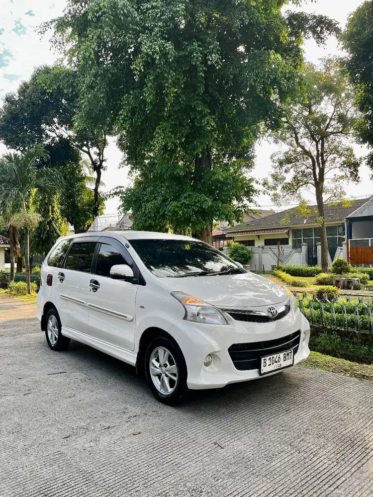 Toyota Avanza Veloz 1.5 AT - Cash 110 JT NEGO