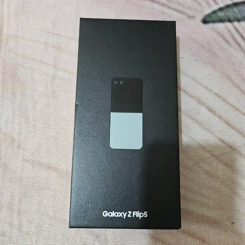 Samsung Z Flip 5 Mint