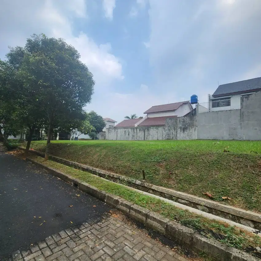 Dijual Kavling Badan Hadap TImur Laut di Giriloka 2