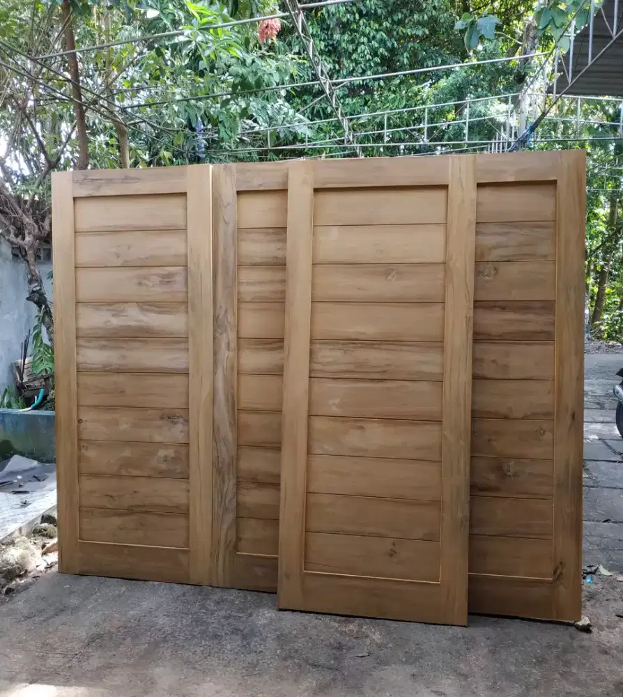 Pintu minimalis untuk kamar bahan kayu jati