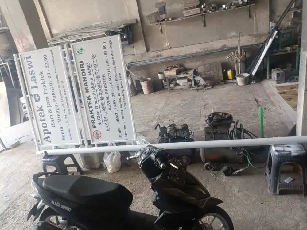 Plang nama apotek costum