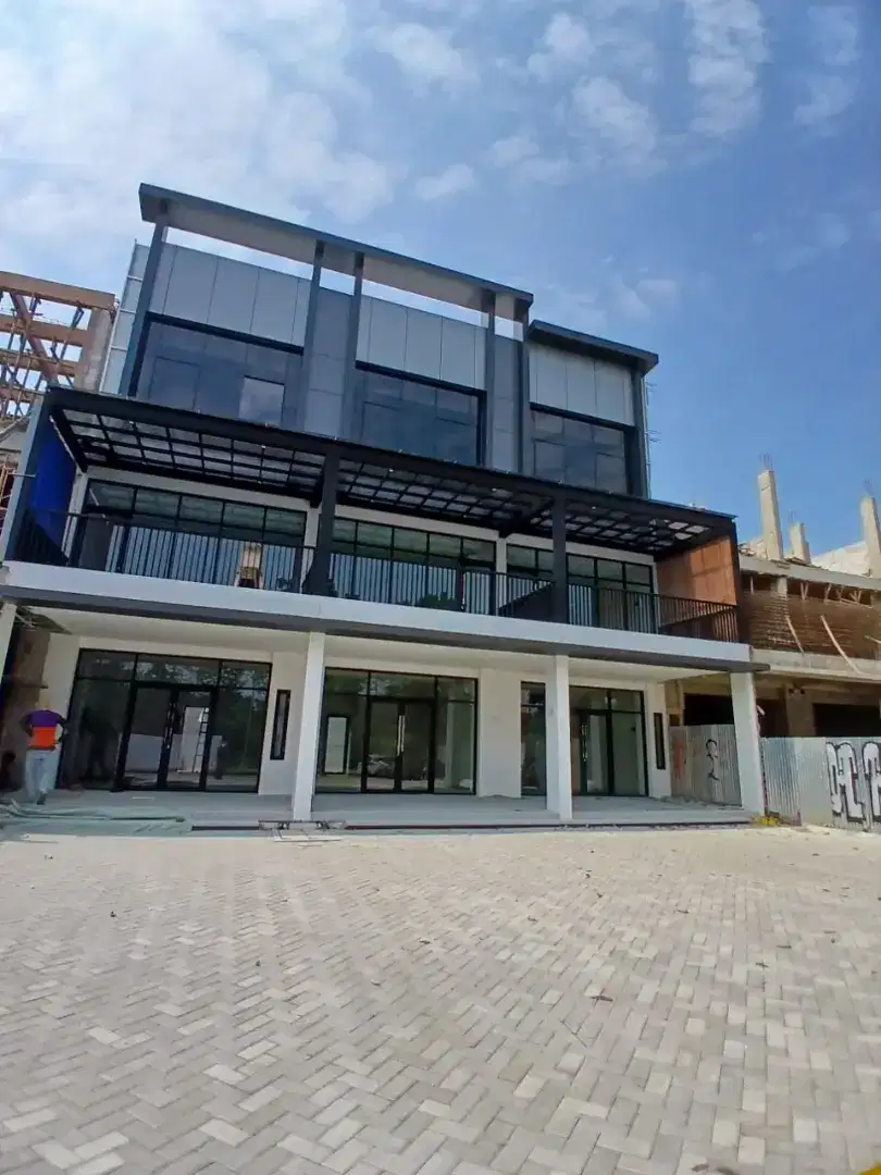 Dijual Ruko 3 Lantai Cocok Untuk Usaha di Boulevard Botanica Bintaro