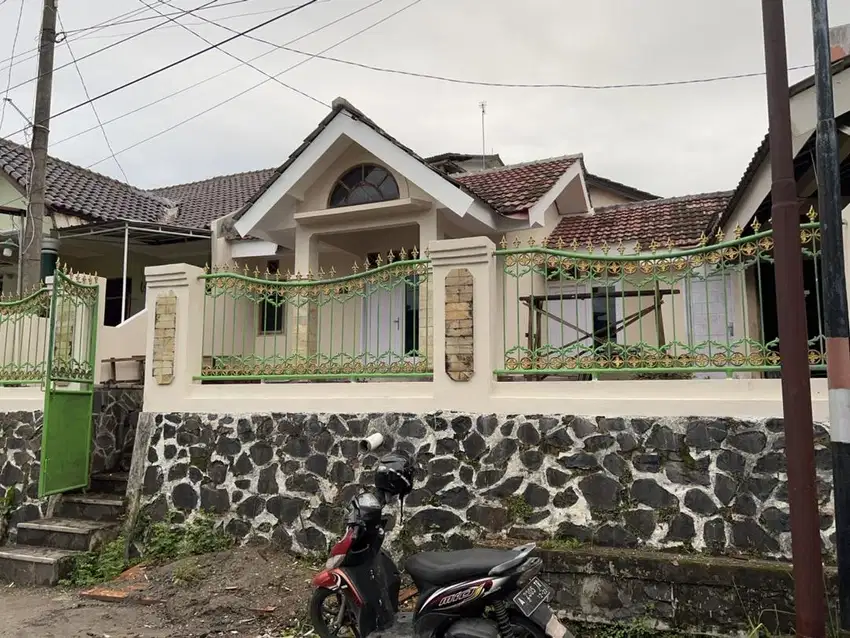 Jual rumah Tinggal luas & strategis di Kota Cilegon