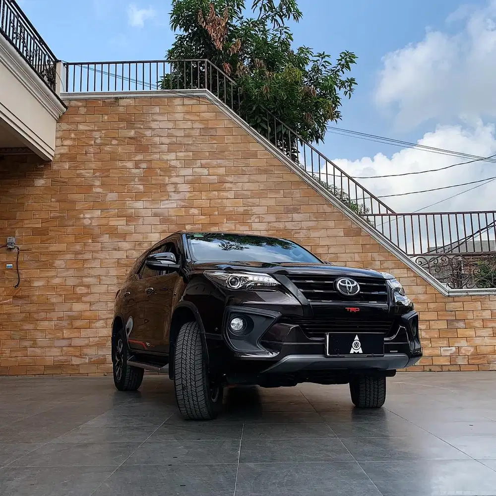 ( Rare color ) 2018 Toyota Fortuner 2.4 TRD Sportivo A/T