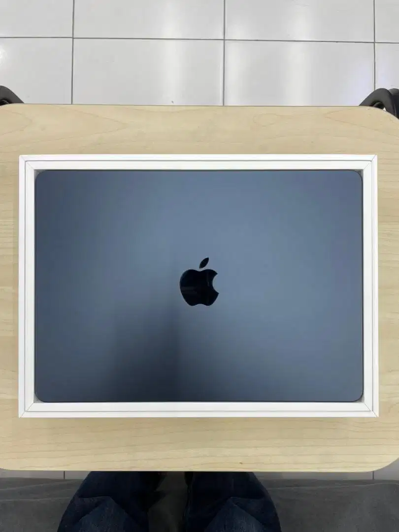 Macbook air m2 scnd like new