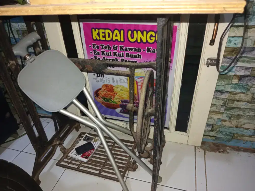 Mesin jahit butterfly