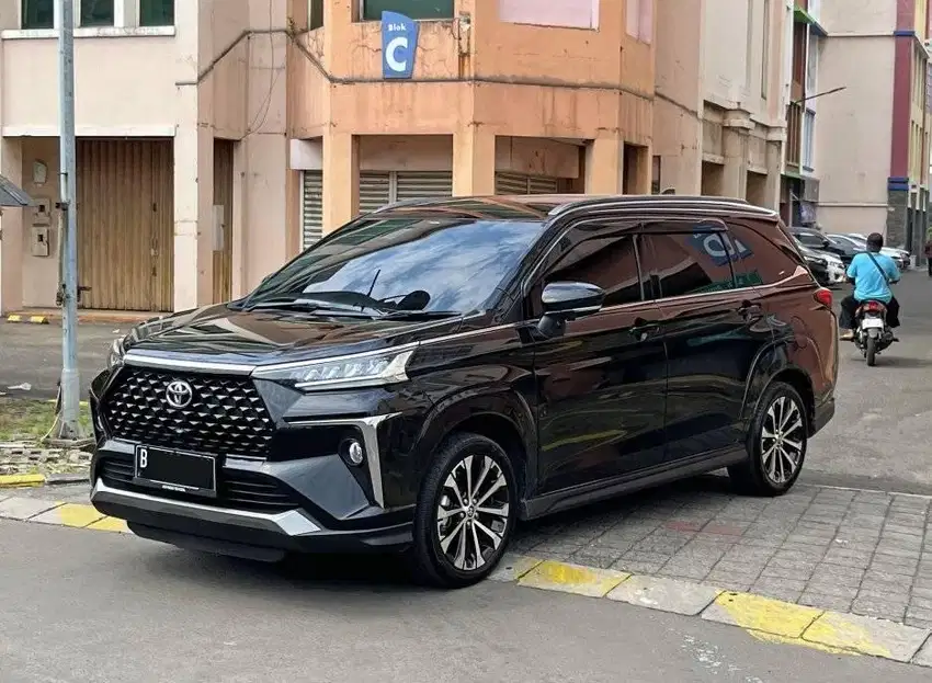 Toyota Avanza Veloz 1.5 Q Cvt 2022 Hitam KM 30rb Record Dp 28jt