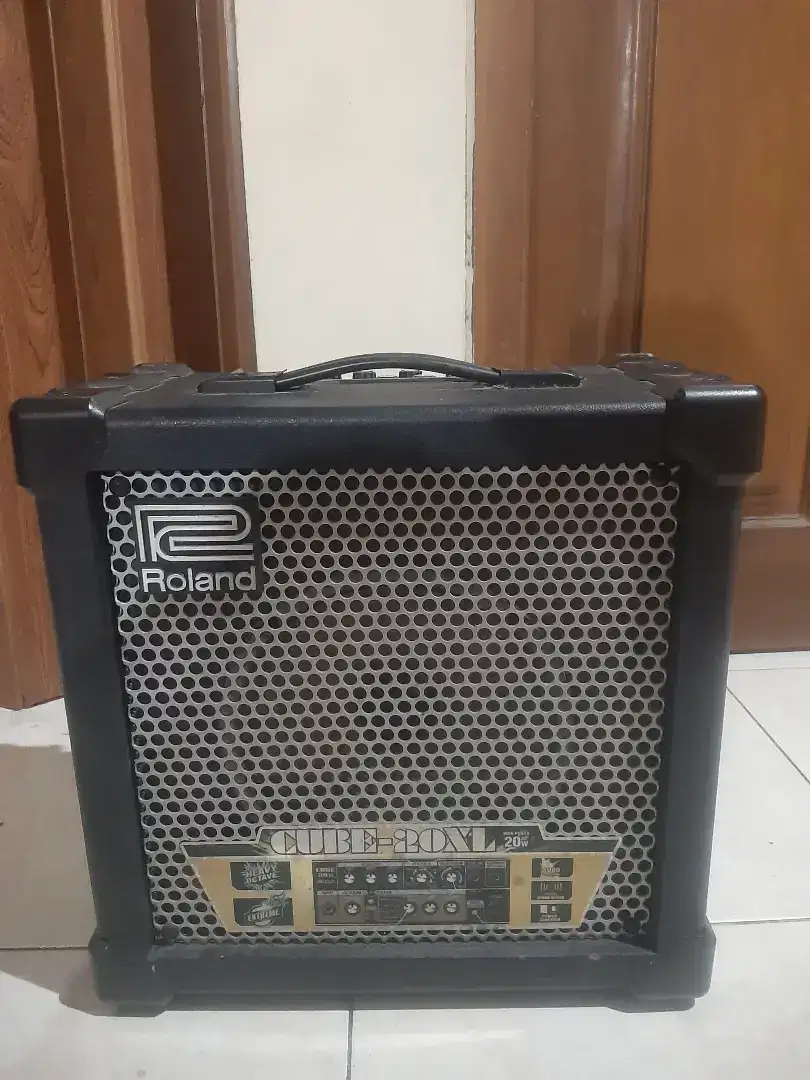 Ampli Rolland Cube 20XL