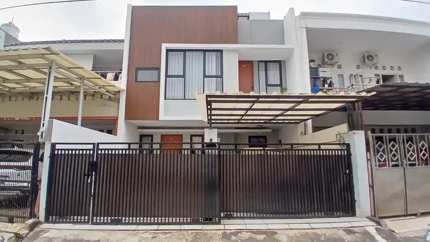 TERMURAH RUMAH 2 LANTAI FULL RENOVASI DI TAMAN MODERN CAKUNG - JAKTIM