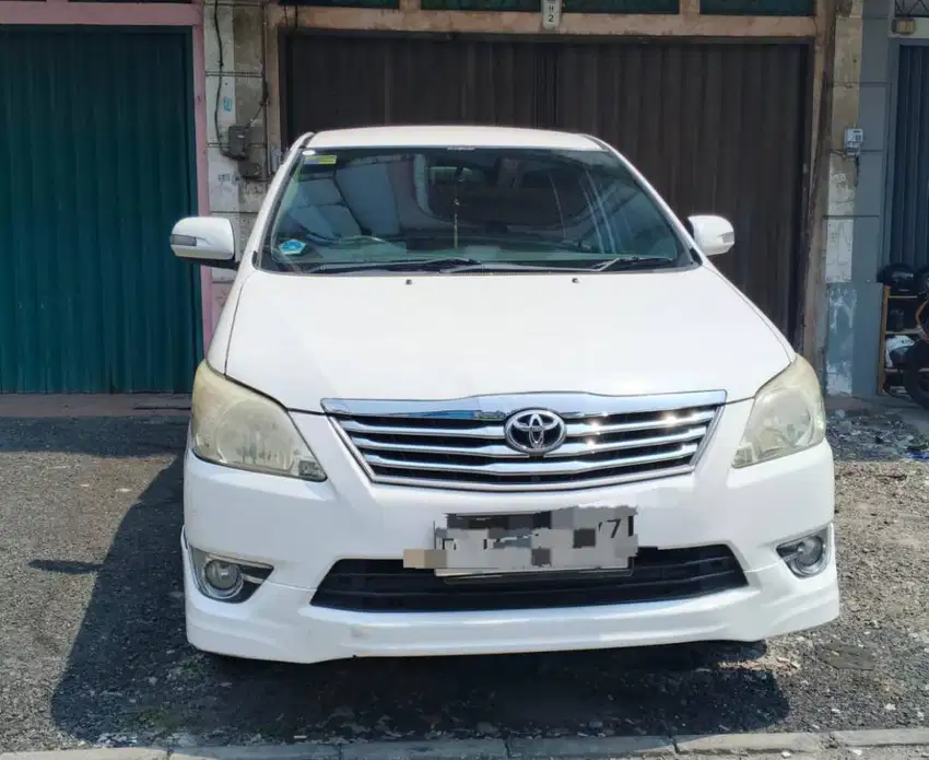 kijang matic 2012