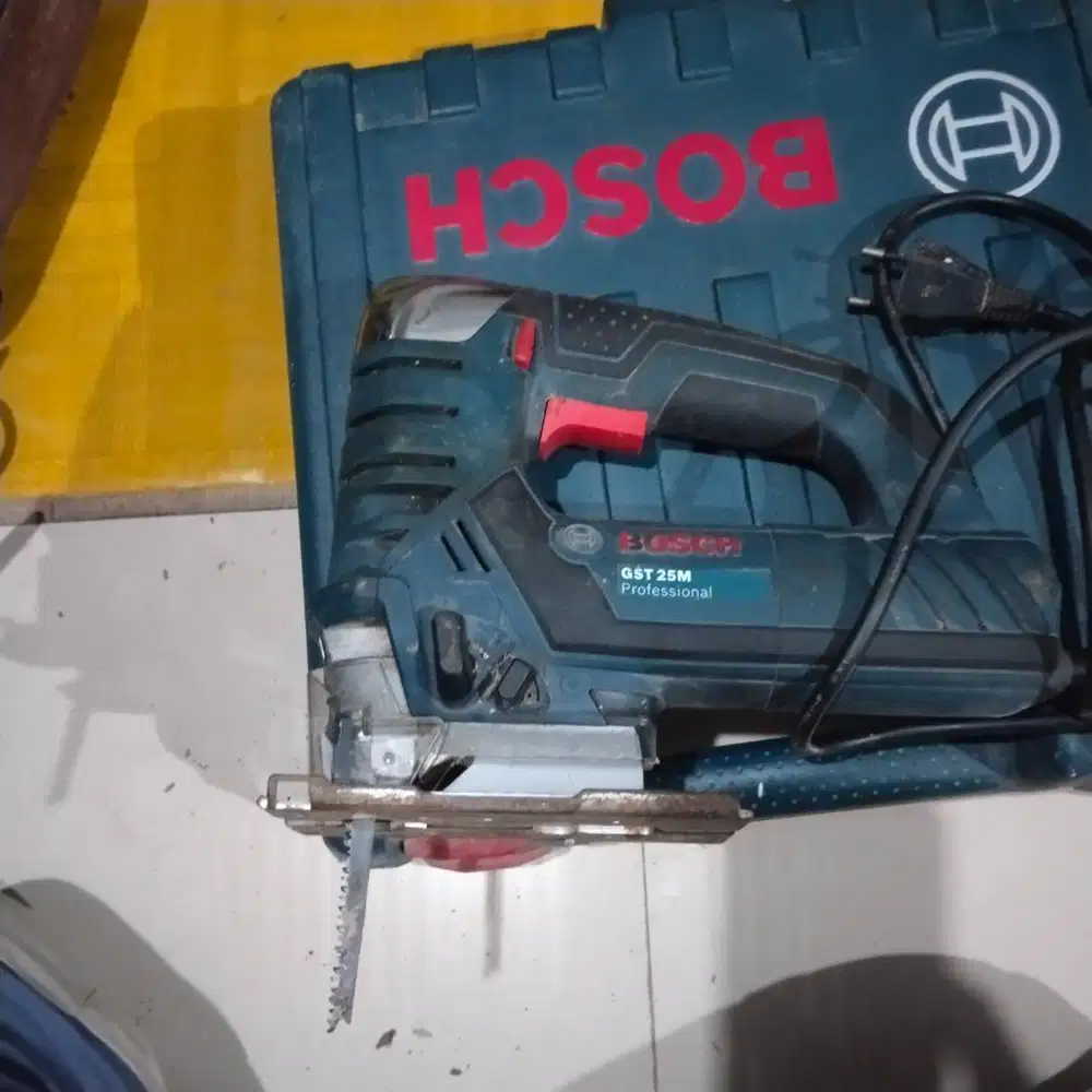 Mesin zig saw bosch