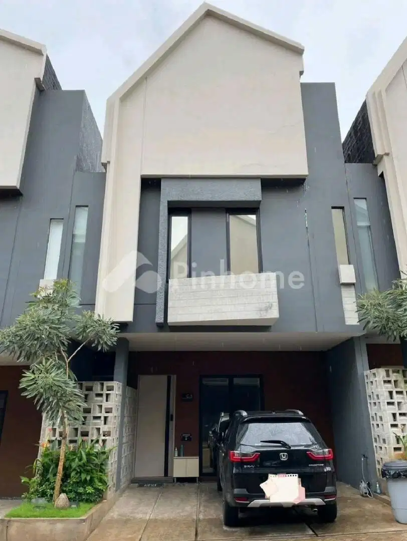 Rumah dijual Amadea Townhouse
