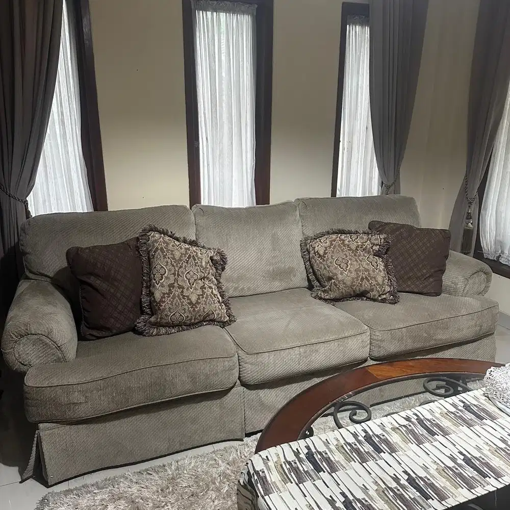 Sofa Ruang Tamu Keluarga 3 dudukan Informa ukuran Besar