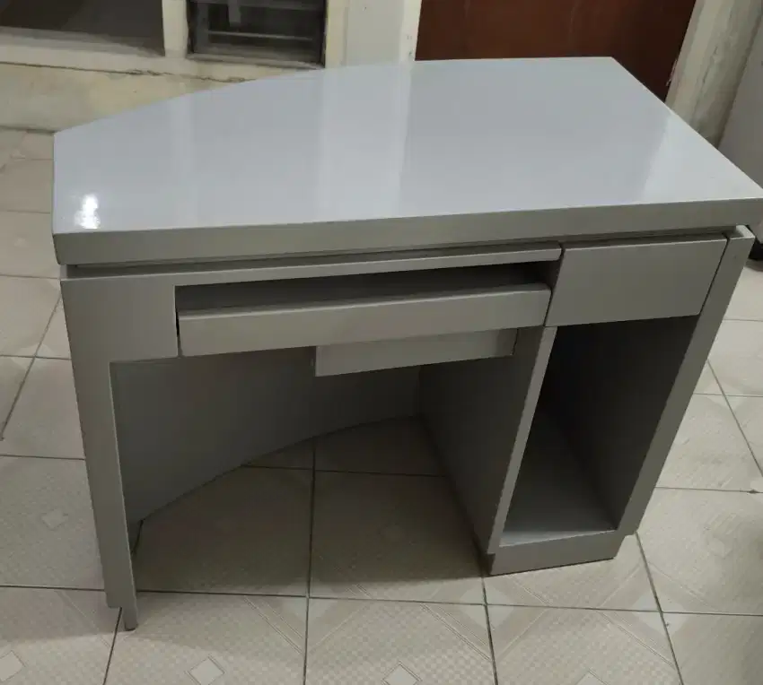 Dijual Meja Komputer bahan Kayu