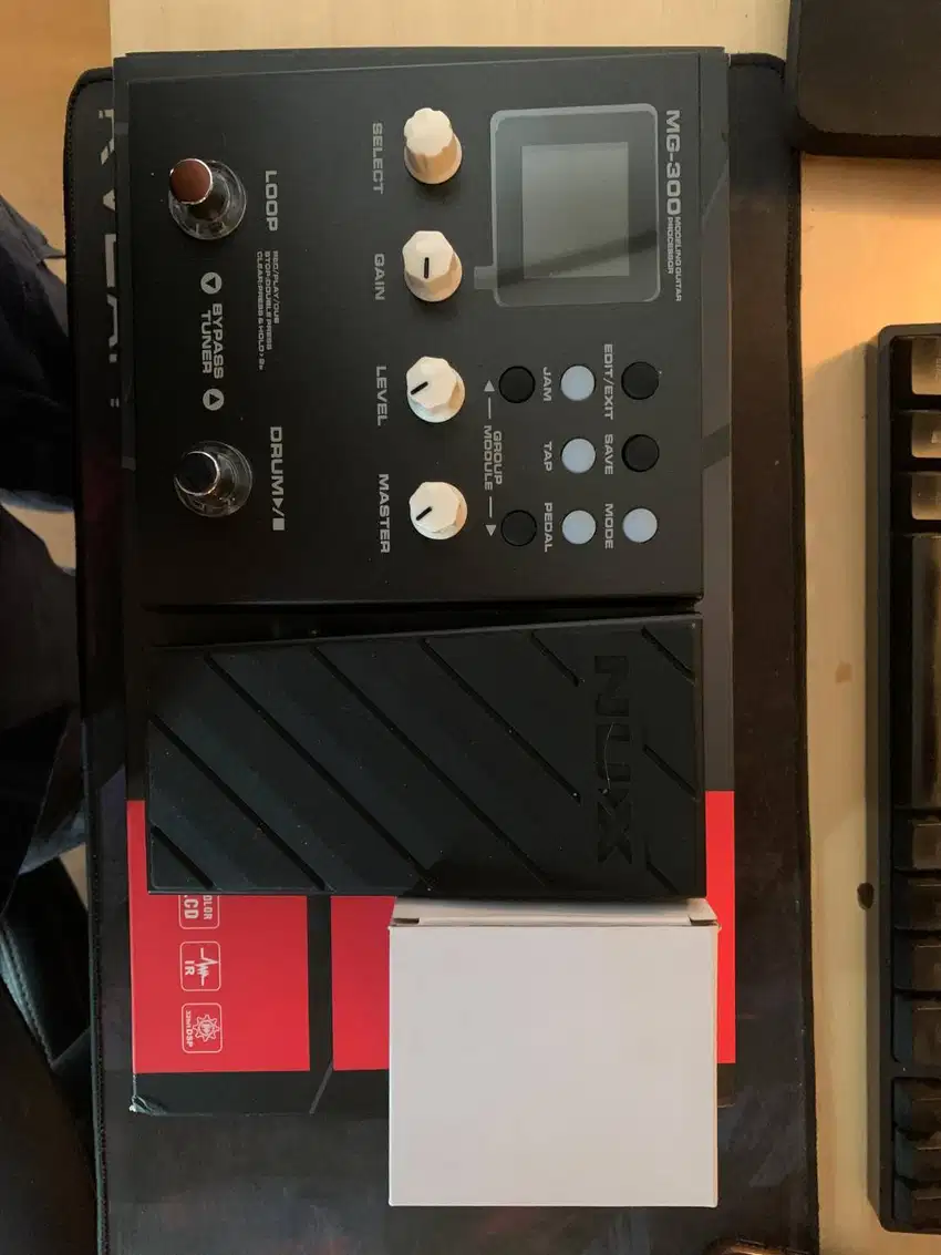 Multi efek gitar NUX MG 300 MK 1