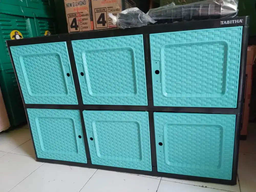 Rak TV plastik rotan 2 susun 6 pintu