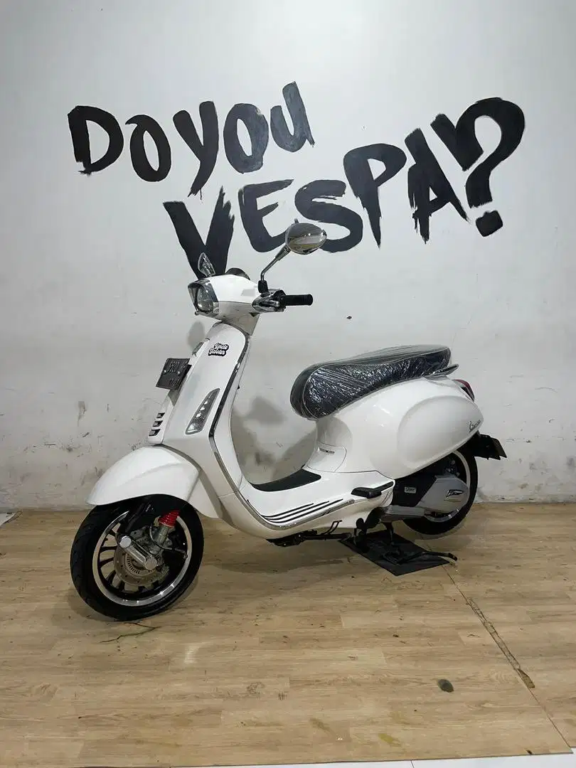 Vespa Sprint 150 iGET Facelift Tahun 2022 Putih Glossy Original
