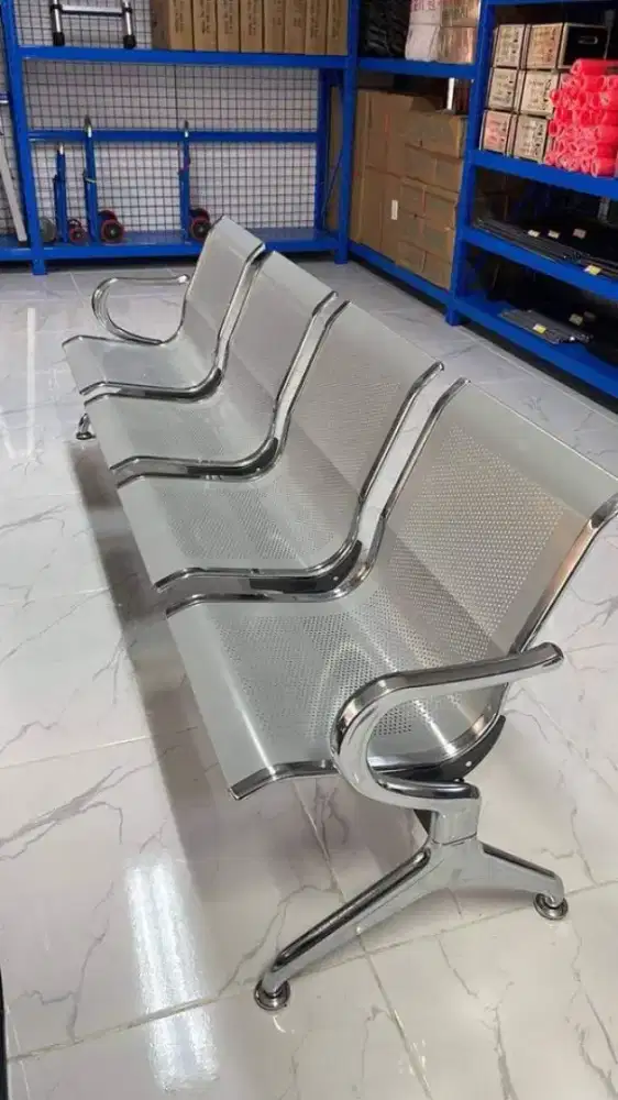 Kursi besi tunggu 4 seat