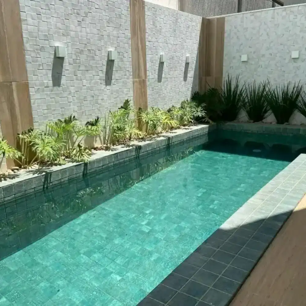 Kolam Renang Batu Hijau