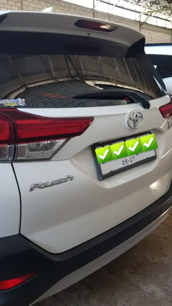 Toyota Rush 1.5 G M/T Warna Putih