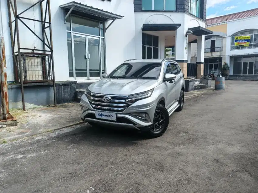 Like New - DAIHATSU TERIOS 1.5 R DELUXE BENSIN A/T 2019 SILVER