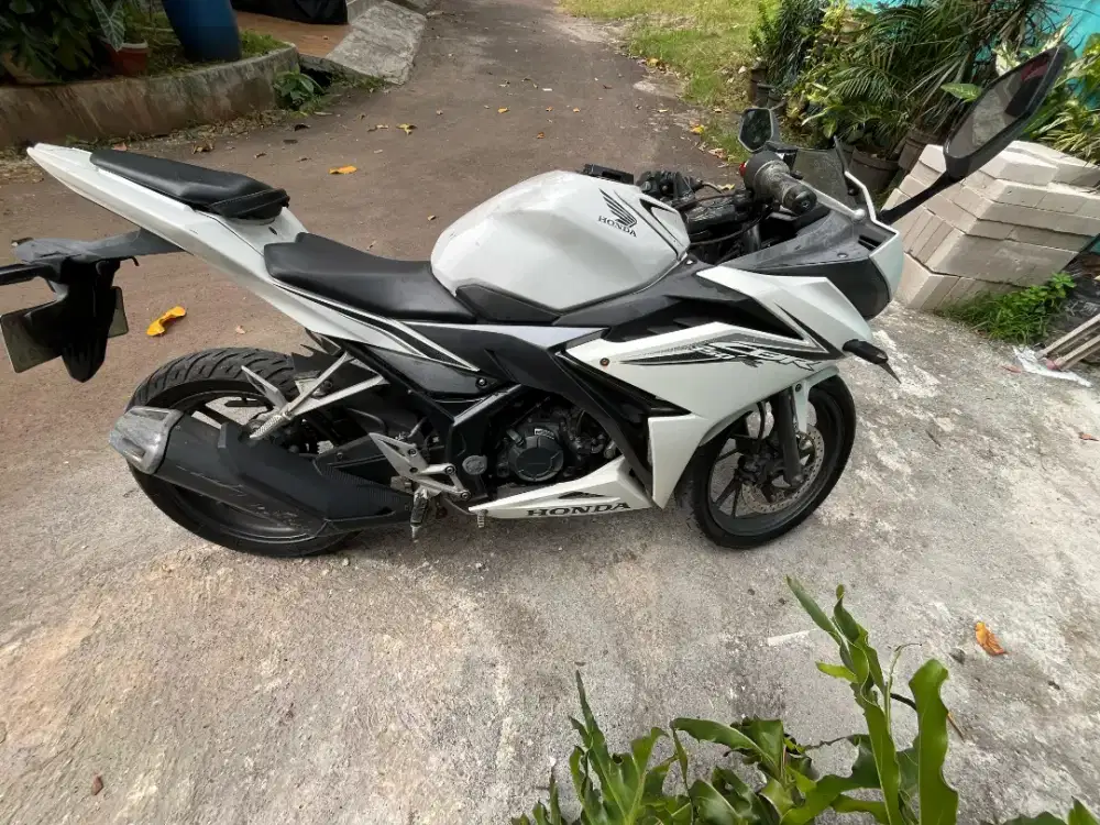 Motor CBR 150 Tahun 2016