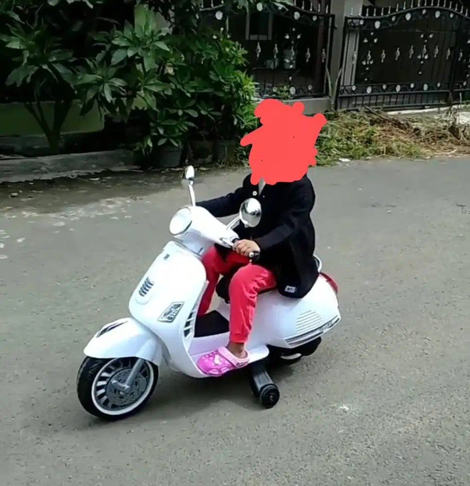 Dijual Motor aki, stroller, perosotan dan box bayi bekas kondisi bagus