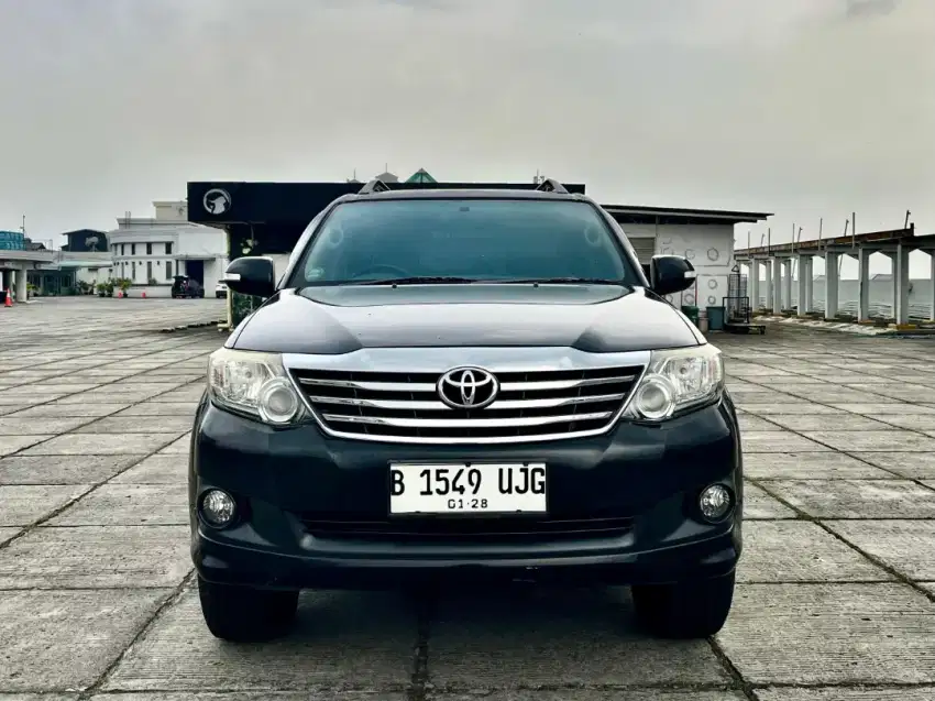 (Low Km)Toyota Fortuner G Lux 2.7 AT. thn 2013. Hitam. Perfect cond