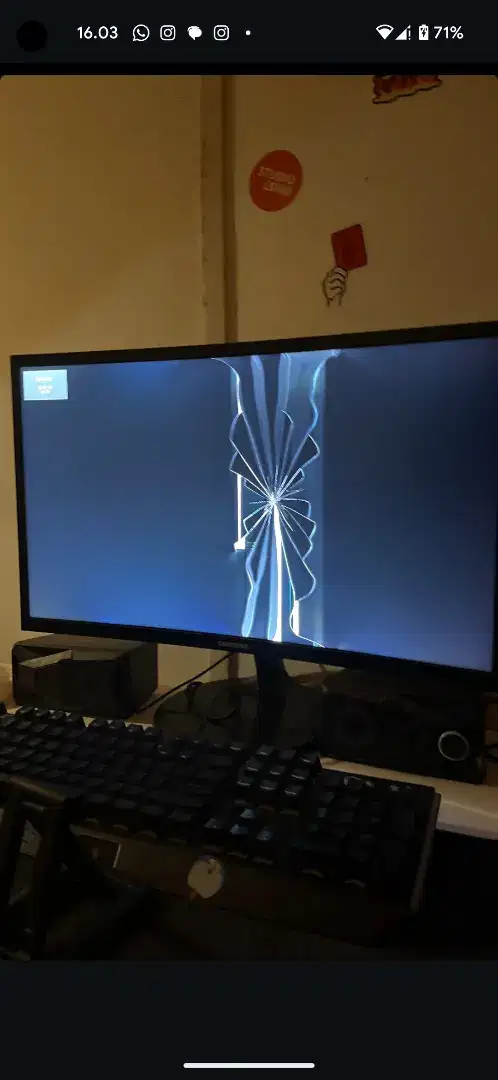 Monitor Samsung 24 Inch Curved *Rusak*