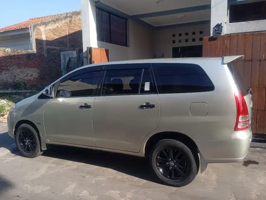 Mobil MPV nyaman
