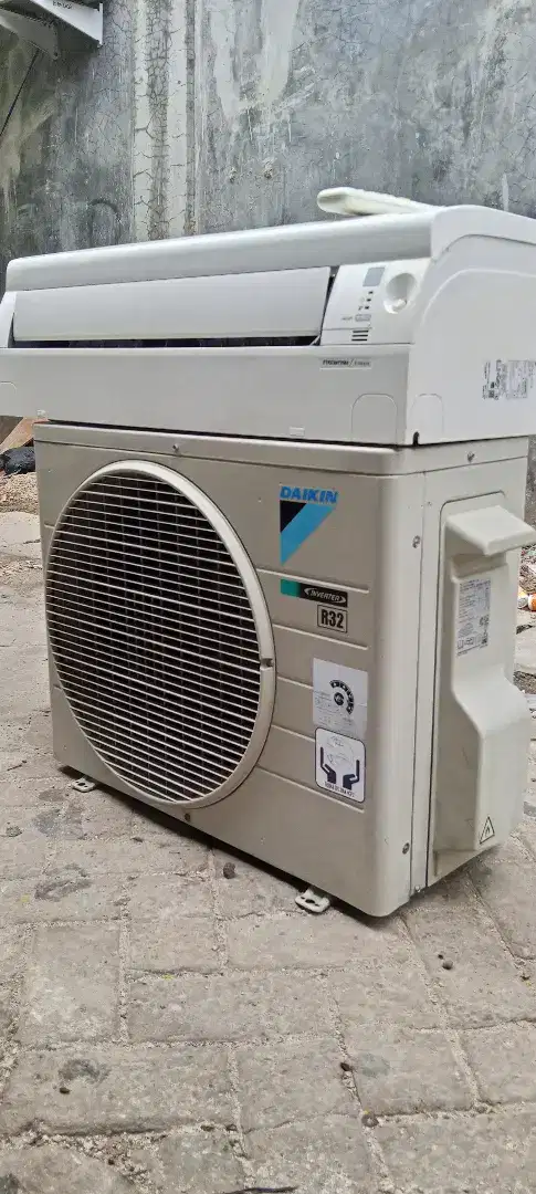 Ready unit Daikin inverter 1 ½ PK full ORI full freon,