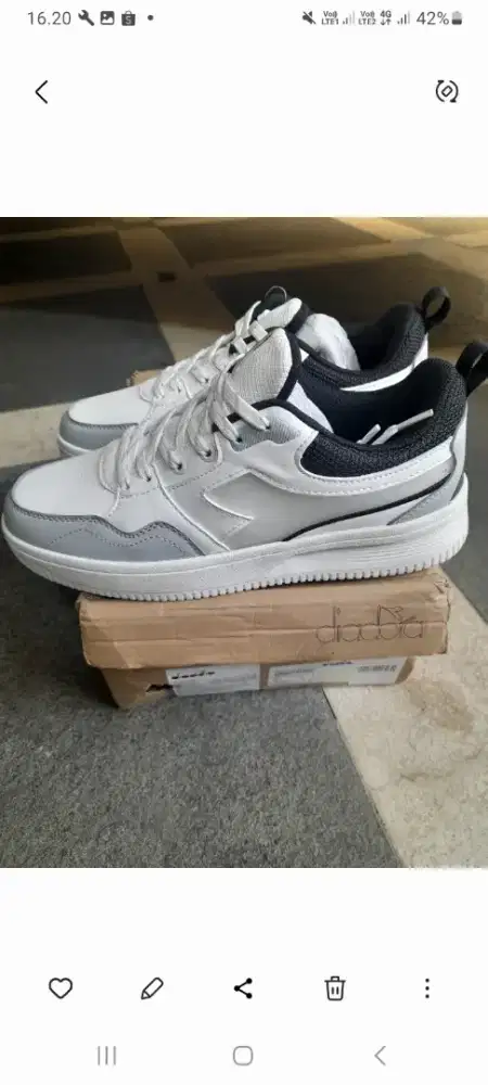 Sepatu Diadora Kalsteen