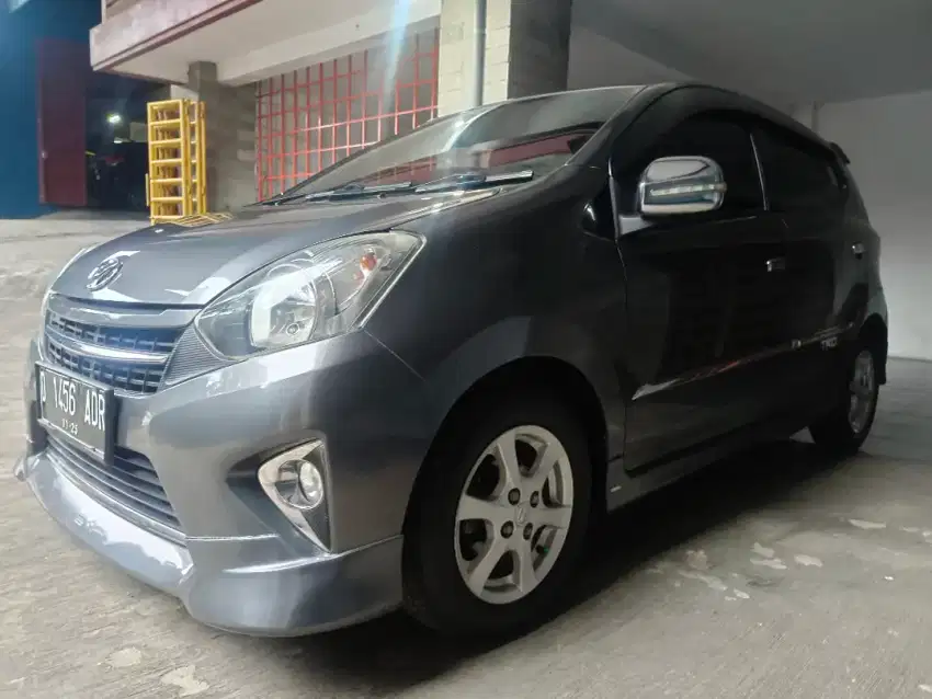 Bismillah numpang jual butuh. Toyota Agya TRD. Metic. No. D. Abu2