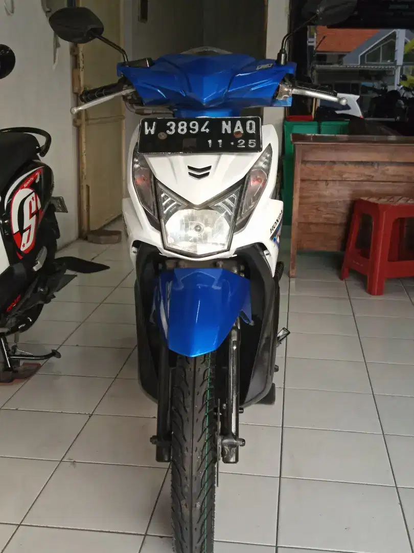 Honda Beat fi esp Tahun 2015 warna biru putih plat baru