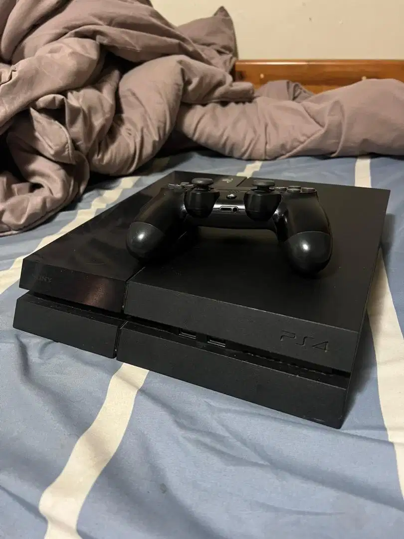 PS4 fat 500 GB ada minus