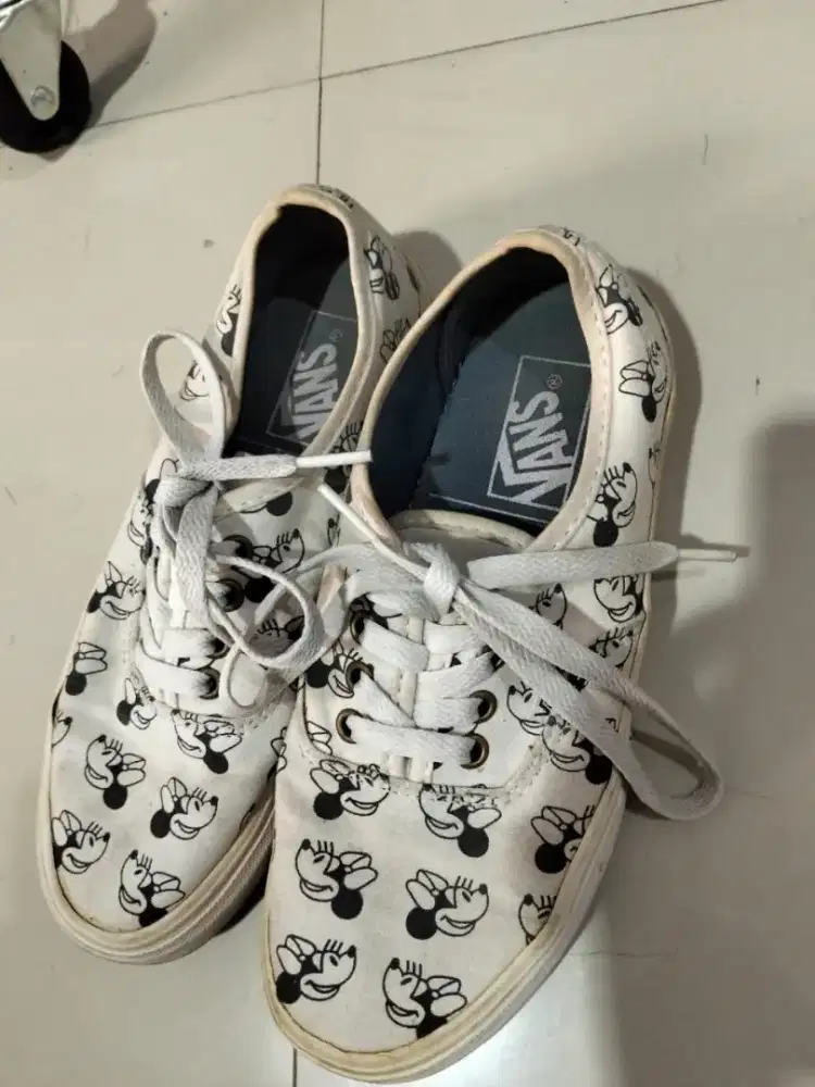 Vans Disney cartoon size 37 no box