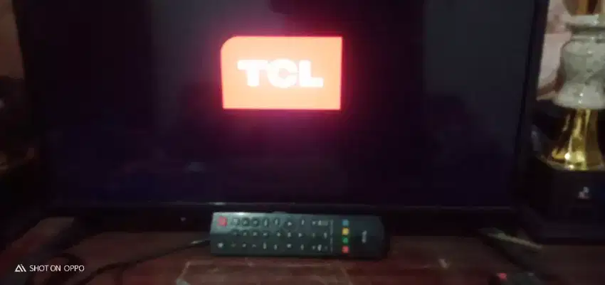 LED TCL 24  bagus
