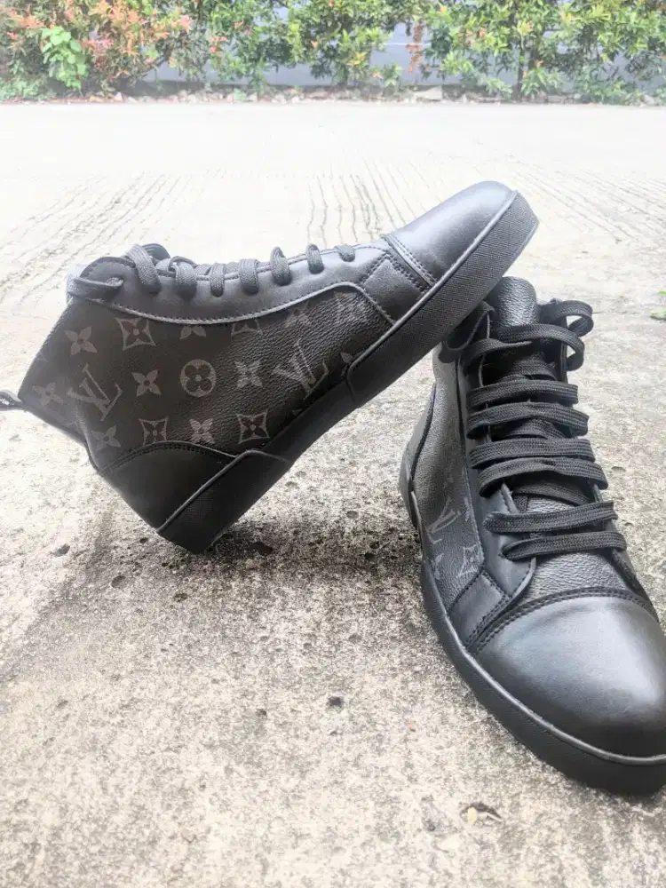 Sepatu Louise Vouiton size 40 nego