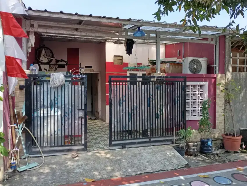Rumah sudah full renov, siap huni,