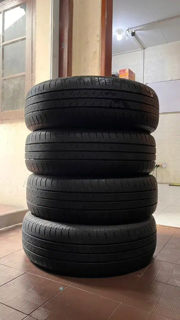 1 Set Ban Mobil Bekas Bridgestone Ecopia EP150