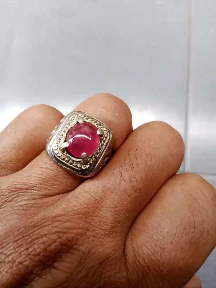 Natural Batu Permata Ruby