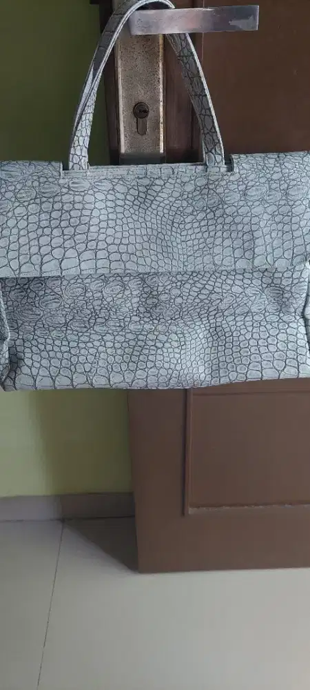 Tas wanita brand Kwani