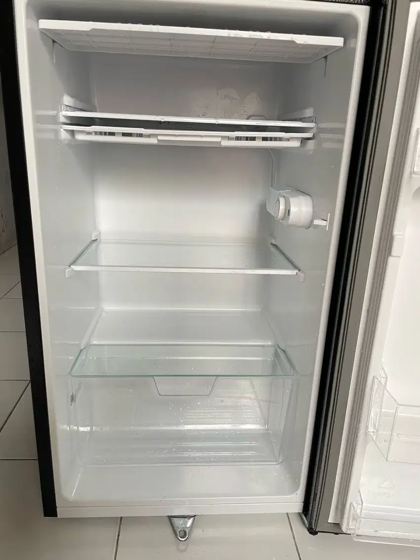 Kulkas hisense 91L