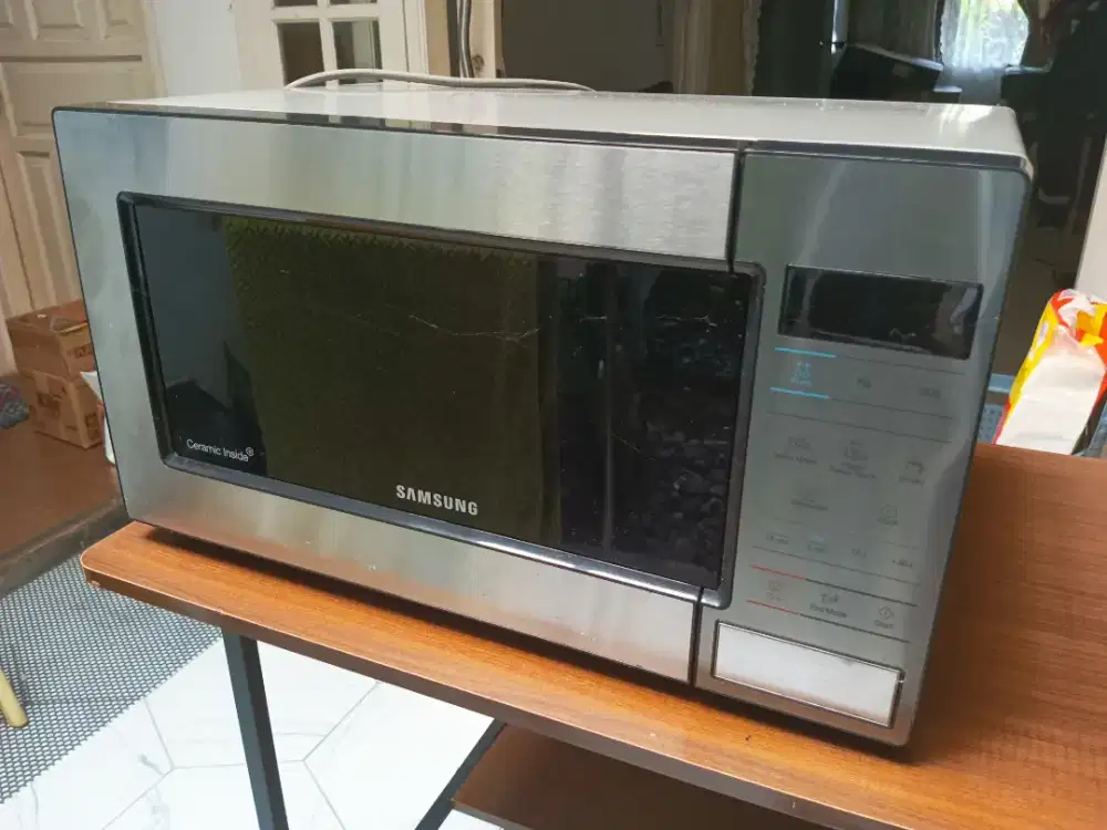 Microwave Samsung - ceramic inside