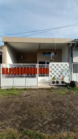 CERME GRESIK. JUAL CEPAT RUMAH SIAP HUNI.