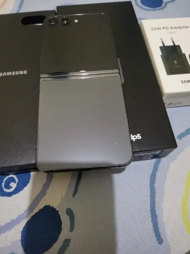 Di jual samsung galaxy z flip 5