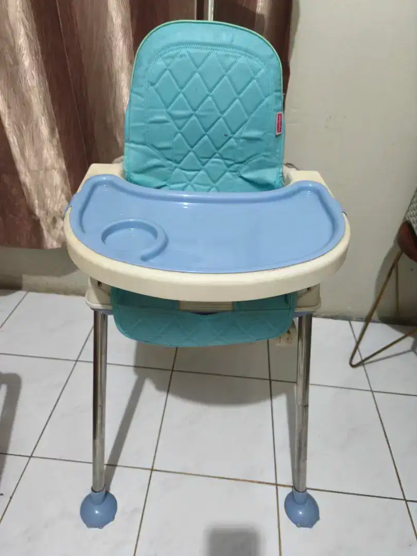kursi makan bayi