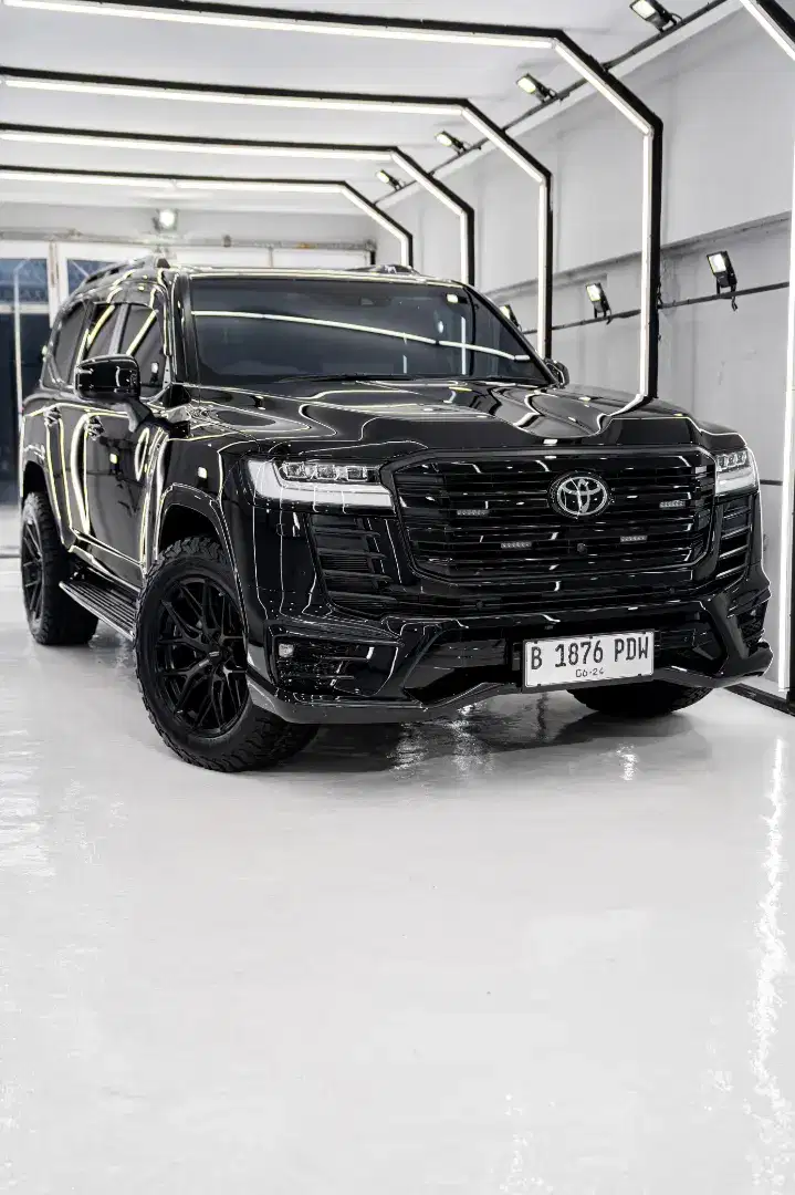 Toyota Land Cruiser VXR 2024