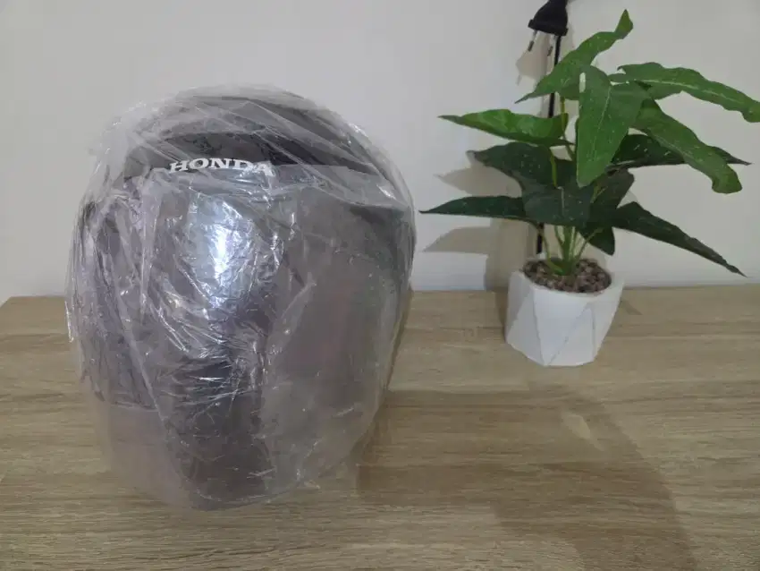 Helm dari Honda ADV